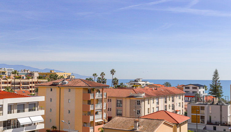Photo 1 - 2 bedroom Apartment in Roquebrune-Cap-Martin with terrace and sea view