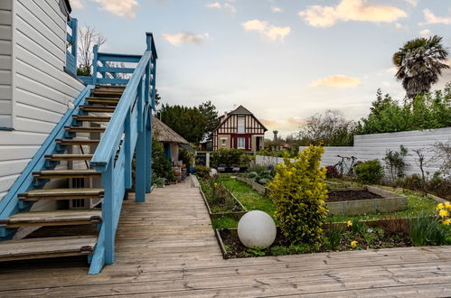 Foto 6 - Haus mit 5 Schlafzimmern in Merville-Franceville-Plage mit garten und terrasse