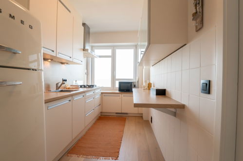 Foto 17 - Apartamento de 3 habitaciones en Blankenberge con vistas al mar
