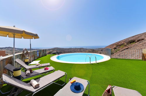 Photo 1 - Maison de 3 chambres à San Bartolomé de Tirajana avec piscine et vues à la mer