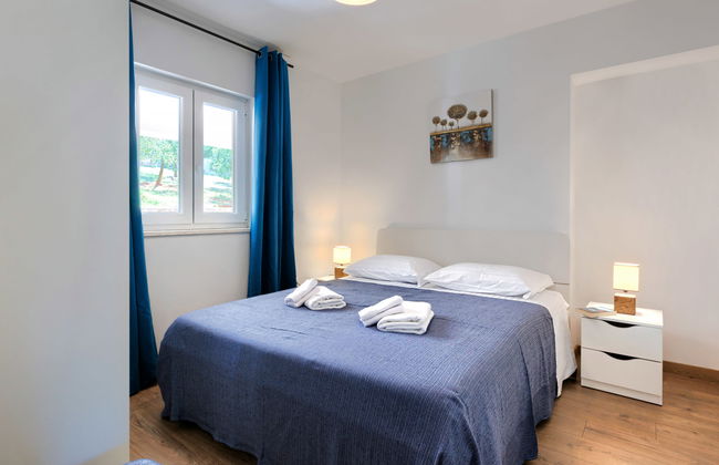 Casa de 7 quartos em Raša com piscina privada e jardim - Foto 5
