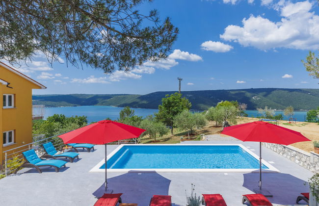 Casa de 7 quartos em Raša com piscina privada e jardim - Foto 2