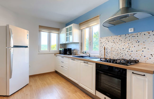 Casa de 7 quartos em Raša com piscina privada e jardim - Foto 16
