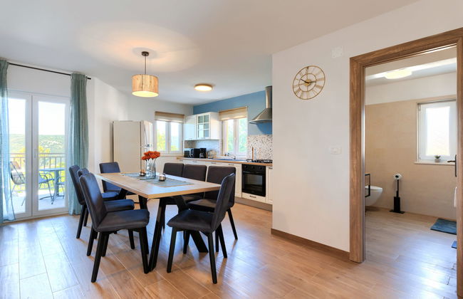 Casa de 7 quartos em Raša com piscina privada e jardim - Foto 14