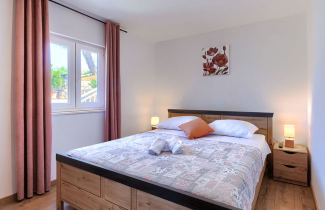 Casa de 7 quartos em Raša com piscina privada e jardim - Foto 11