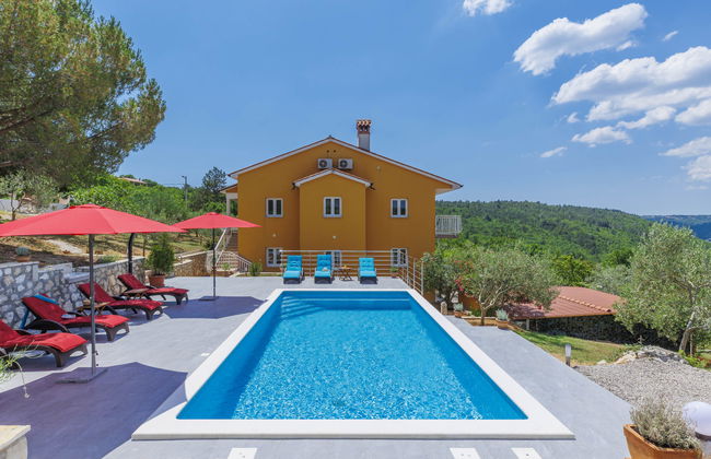 Casa de 7 quartos em Raša com piscina privada e jardim - Foto 32