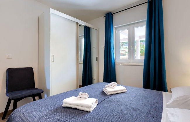 Casa de 7 quartos em Raša com piscina privada e jardim - Foto 7