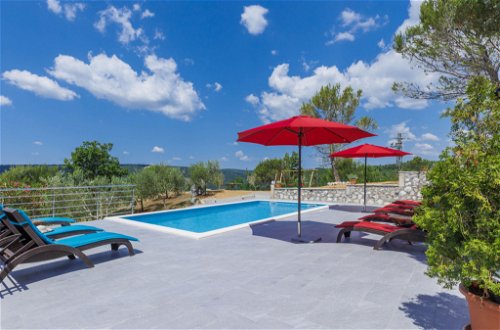 Foto 33 - Casa de 5 habitaciones en Raša con piscina privada y vistas al mar