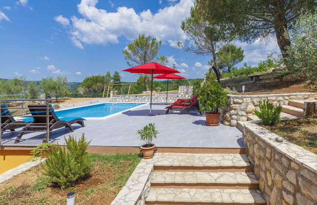 Casa de 7 quartos em Raša com piscina privada e jardim - Foto 19