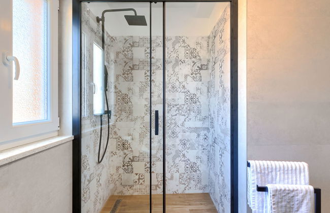 Casa de 7 quartos em Raša com piscina privada e jardim - Foto 9