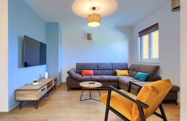 Casa de 7 quartos em Raša com piscina privada e jardim - Foto 3