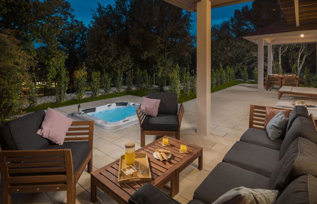 Casa de 3 quartos em Bale com piscina e terraço - Foto 2