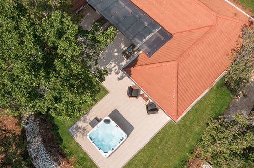 Photo 30 - Maison de 2 chambres à Bale avec piscine et vues à la mer