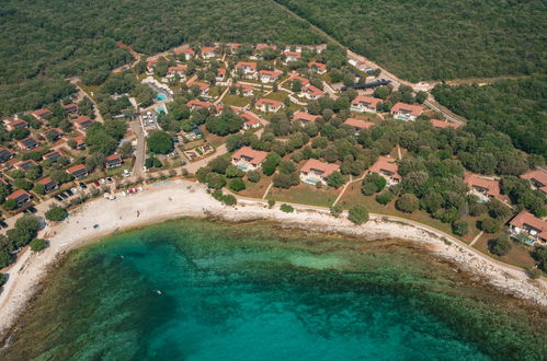 Photo 50 - Maison de 2 chambres à Bale avec piscine et vues à la mer