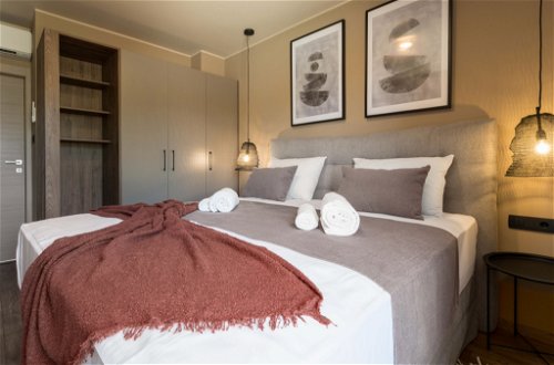 Foto 22 - Appartamento con 2 camere da letto a Brtonigla con terrazza e vista mare