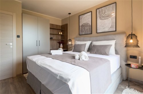 Foto 19 - Appartamento con 2 camere da letto a Brtonigla con terrazza e vista mare