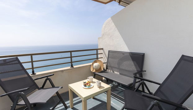 2 bedroom Apartment in Mont-roig del Camp with swimming pool and garden - Photo 3