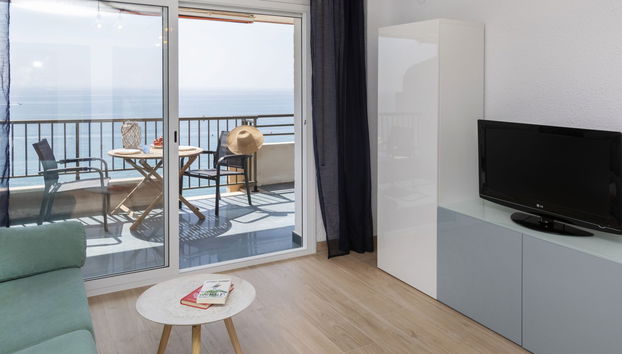 2 bedroom Apartment in Mont-roig del Camp with swimming pool and garden - Photo 4