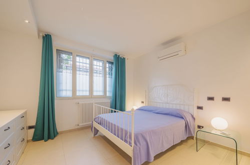 Foto 4 - Apartment mit 1 Schlafzimmer in Viareggio mit blick aufs meer