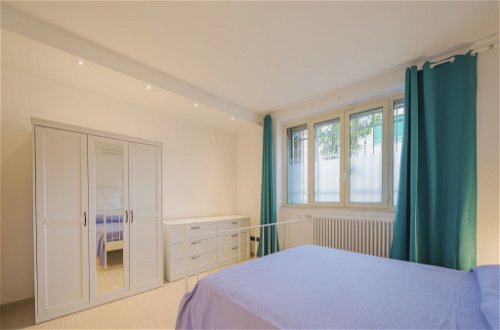 Foto 14 - Apartamento de 1 quarto em Viareggio com vistas do mar