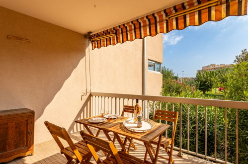 Photo 4 - Appartement en Le Lavandou avec terrasse et vues à la mer