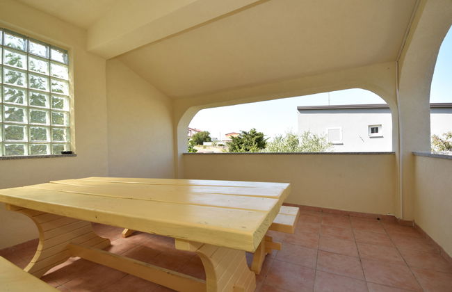 Appartamento con 3 camere da letto a Karlobag con piscina e giardino - Foto 13