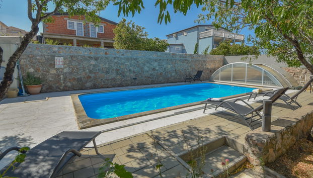 Appartamento con 3 camere da letto a Karlobag con piscina e giardino - Foto 2