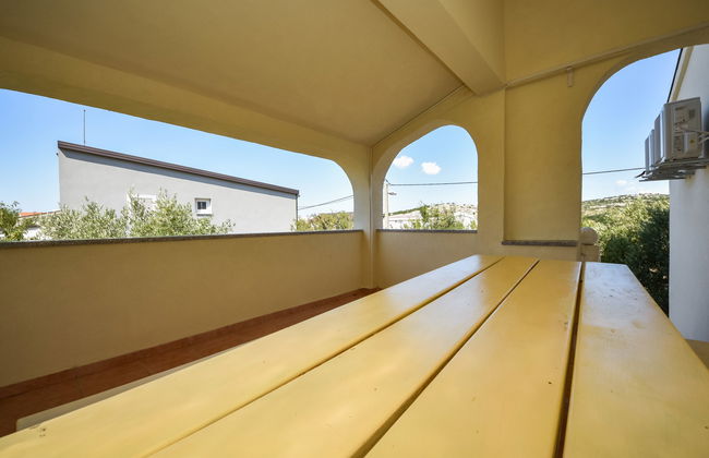 Appartamento con 3 camere da letto a Karlobag con piscina e giardino - Foto 12