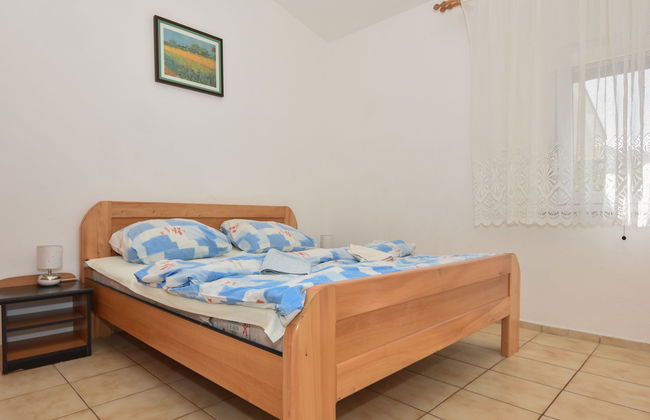 Appartamento con 3 camere da letto a Karlobag con piscina e giardino - Foto 7