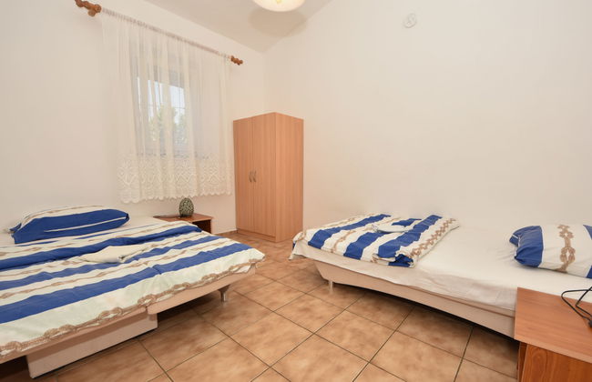 Appartamento con 3 camere da letto a Karlobag con piscina e giardino - Foto 10