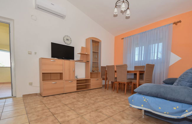 Appartamento con 3 camere da letto a Karlobag con piscina e giardino - Foto 4