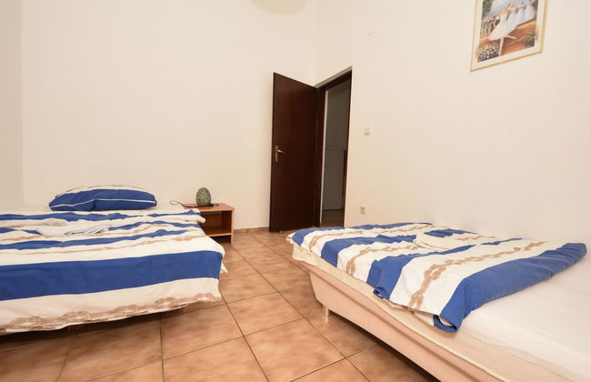 Appartamento con 3 camere da letto a Karlobag con piscina e giardino - Foto 11