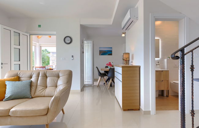 Casa de 4 quartos em Raša com piscina privada e jardim - Foto 9