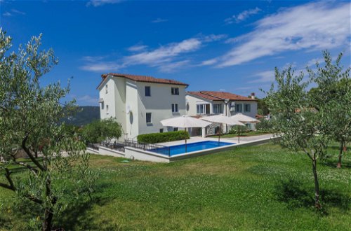 Foto 2 - Casa con 3 camere da letto a Raša con piscina privata e vista mare