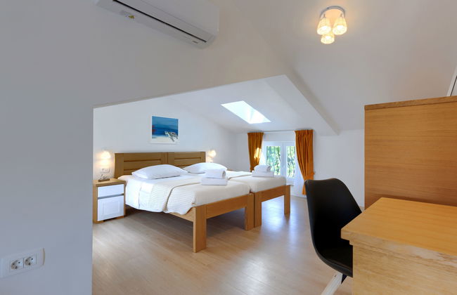 Casa de 4 quartos em Raša com piscina privada e jardim - Foto 35