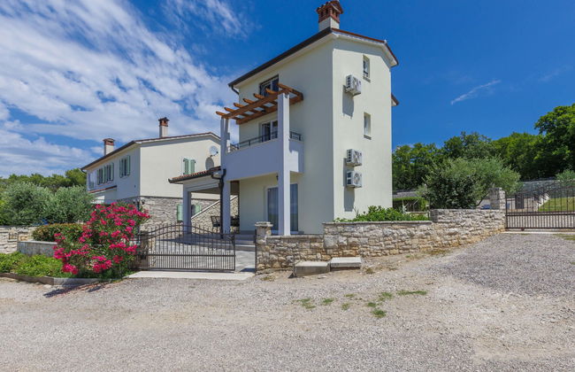 Casa de 4 quartos em Raša com piscina privada e jardim - Foto 20