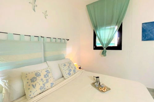Foto 3 - Apartment mit 1 Schlafzimmer in La Maddalena mit terrasse und blick aufs meer