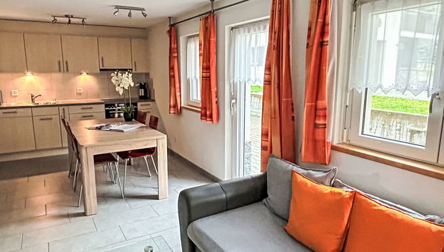 Apartamento de 3 quartos em Saas-Grund com jardim e terraço - Foto 3