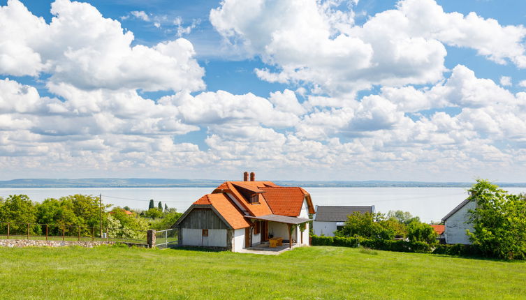 Foto 1 - Haus mit 2 Schlafzimmern in Badacsonytomaj mit blick aufs meer