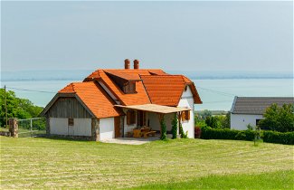 Foto 1 - Casa de 2 habitaciones en Badacsonytomaj con vistas al mar