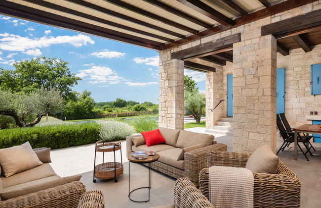 Casa de 4 quartos em Tinjan com piscina privada e jardim - Foto 3