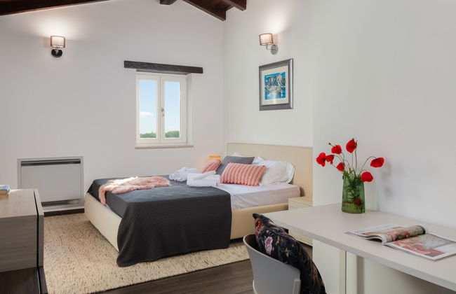 Casa de 4 quartos em Tinjan com piscina privada e jardim - Foto 28