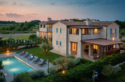 Foto 46 - Casa con 3 camere da letto a Tinjan con piscina privata e terrazza