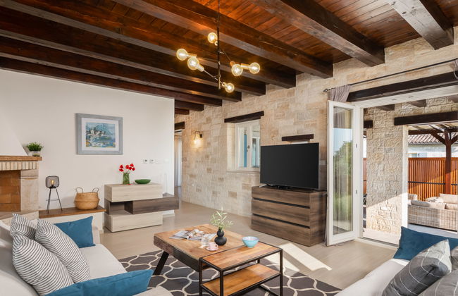 Casa de 4 quartos em Tinjan com piscina privada e jardim - Foto 6