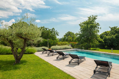 Photo 24 - Maison de 3 chambres à Tinjan avec piscine privée et terrasse