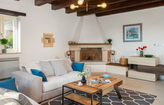 Casa de 4 quartos em Tinjan com piscina privada e jardim - Foto 9
