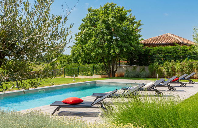 Casa de 4 quartos em Tinjan com piscina privada e jardim - Foto 41