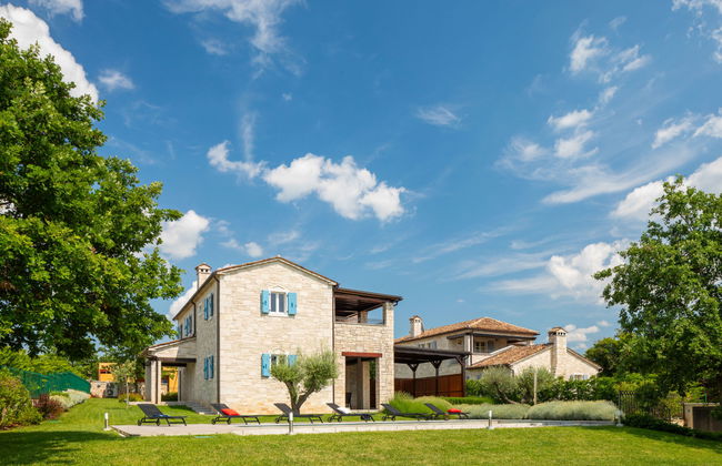 Casa de 4 quartos em Tinjan com piscina privada e jardim - Foto 23