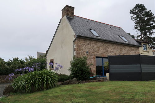 Photo 6 - Maison de 2 chambres à Trégastel avec jardin et vues à la mer