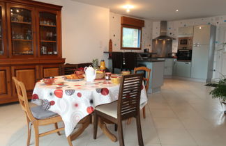 Photo 3 - 2 bedroom House in Trégastel with garden and sea view